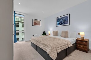 2 soverom, skrivebord, strykejern/-brett og wi-fi (inkludert)