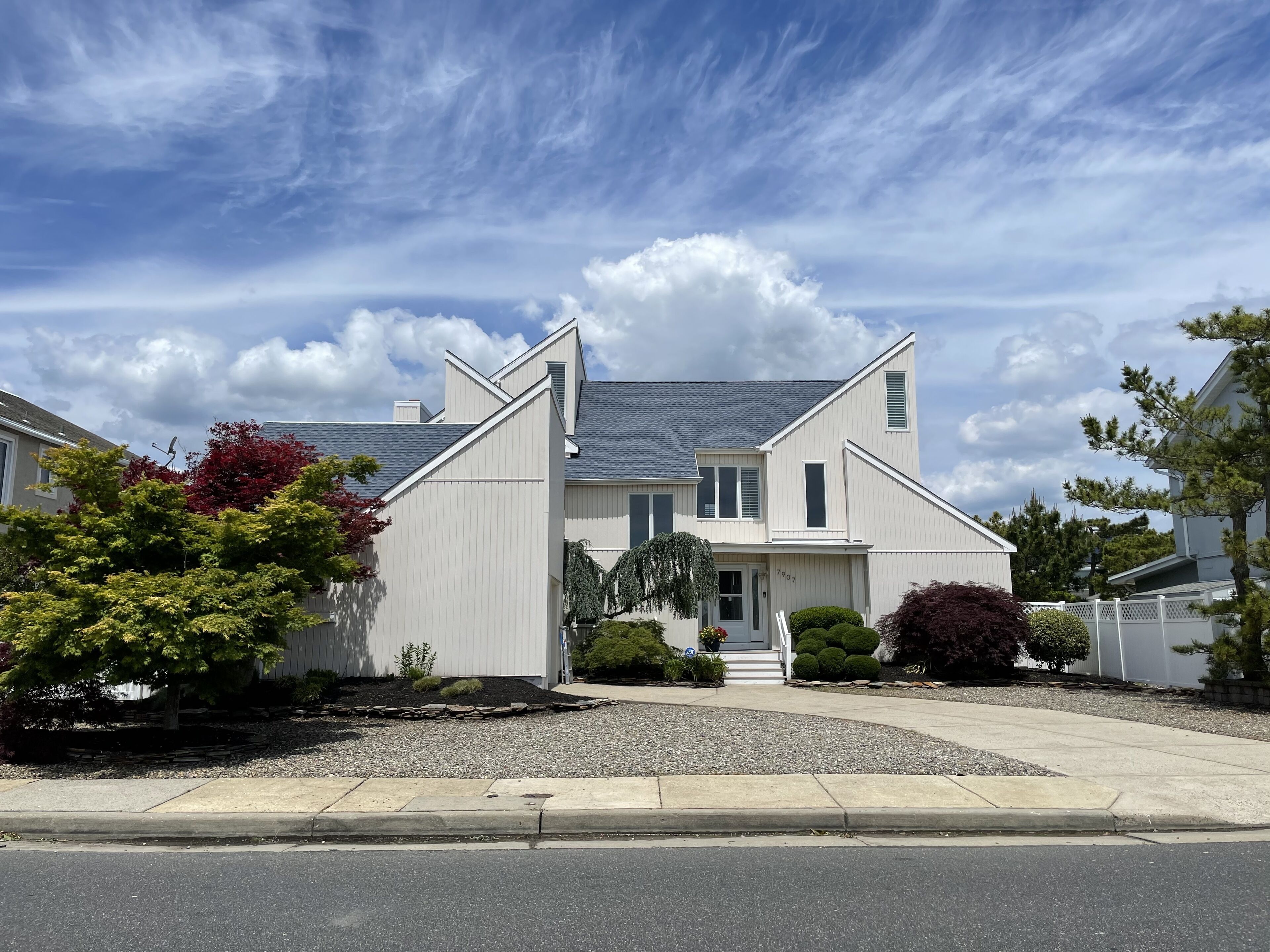 Gorgeous Margate Bayside home. Bring your boat, jet skis or just a toothbrush!