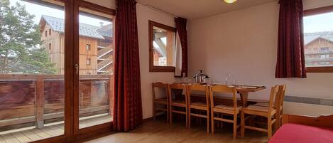 تناول الطعام