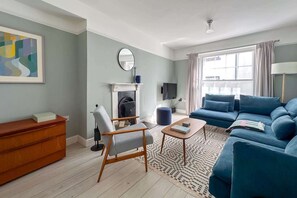 TV, fireplace, offices