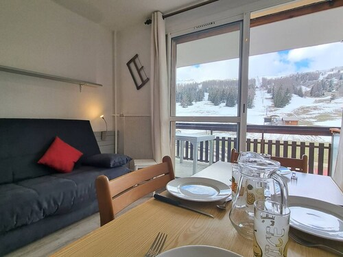 Cozy studio 50m from slopes with Wifi and parking