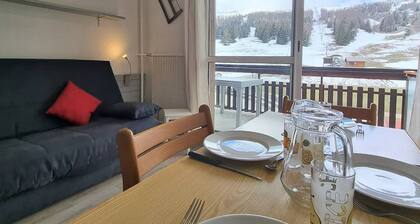 Studio cosy Ă 50m des pistes avec Wifi et parking