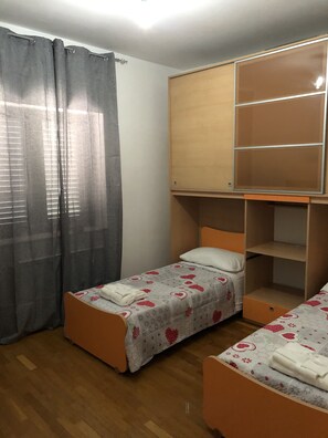 2 Schlafzimmer, Bügeleisen/Bügelbrett, WLAN
