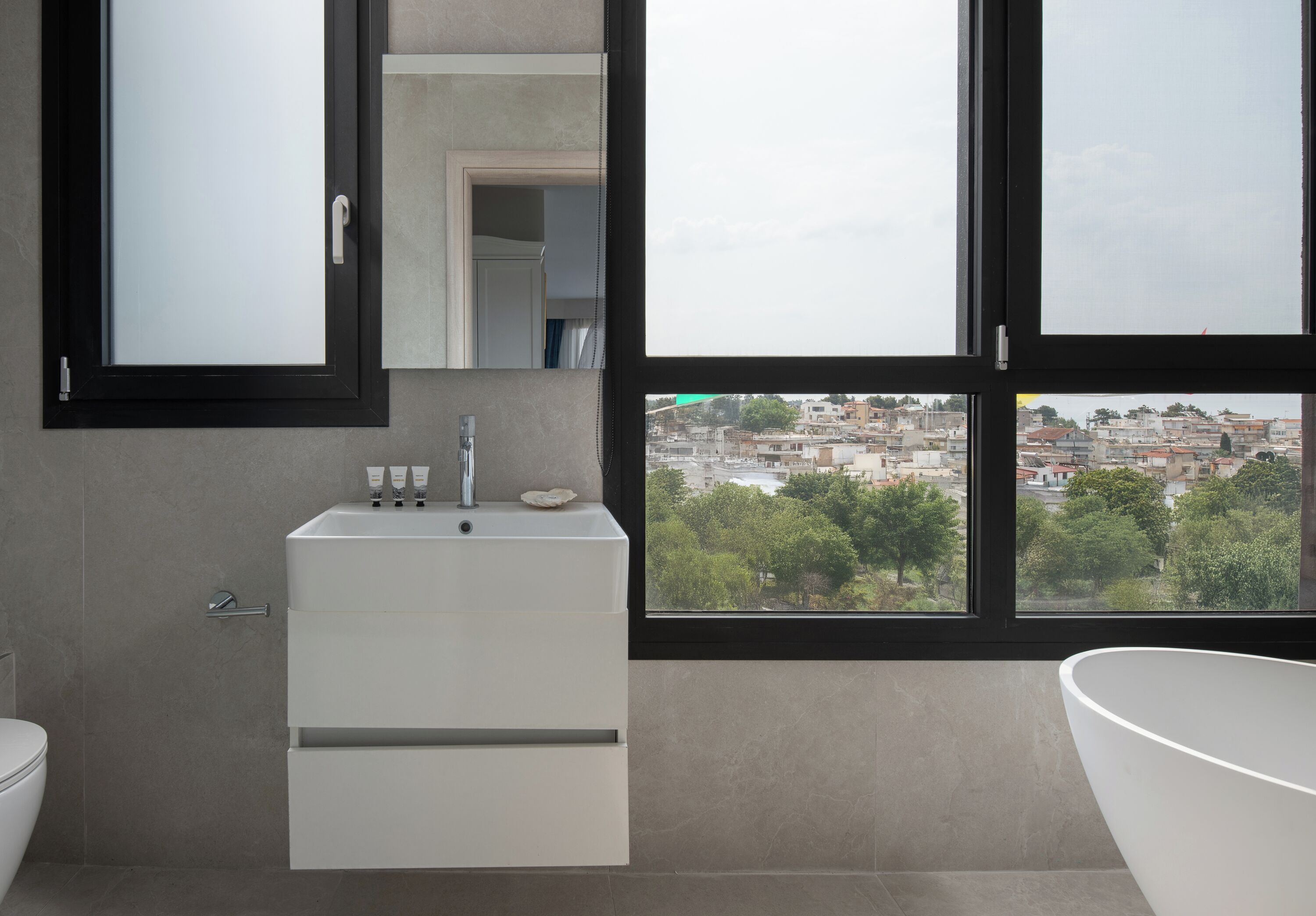 Suite estudio panorámica, frente al mar | Sábanas de algodón egipcio y ropa de cama de alta calidad