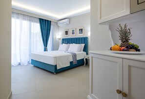 Egyptian cotton sheets, premium bedding, down comforters - Light Blue Luxury Rooms (Nea Propontida)