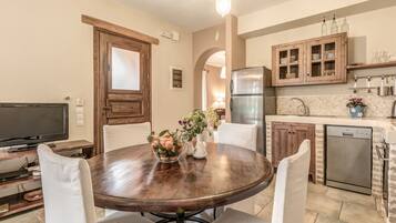 Full-sized fridge, microwave, oven, espresso maker