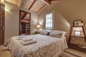 Traditional Apartment | 4 bedrooms, soundproofing, free WiFi, bed sheets