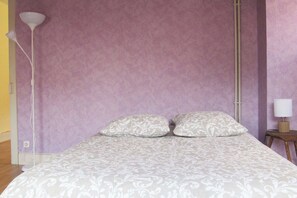 2 bedrooms, iron/ironing board, WiFi, bed sheets - Apartment with a view in the center of Bussang (Bussang)