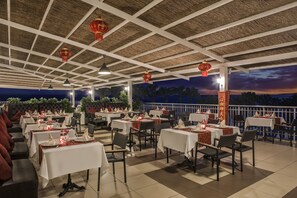 Free daily buffet breakfast  - Botanik Hotel & Resort - All Inclusive (Alanya)