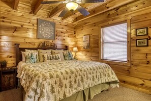 2 bedrooms, iron/ironing board, internet, bed sheets