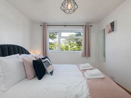 4 habitaciones, decoración personalizada y muebles diferentes 