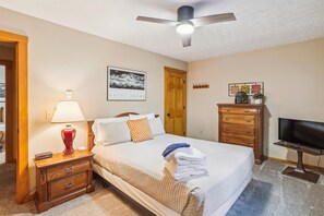 4 chambres, fer et planche à repasser, Wi-Fi, literie fournie