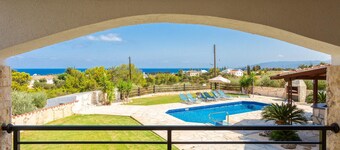 Villa Thea in Neo Chorio