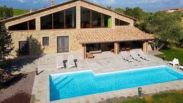 Villa | Exterior