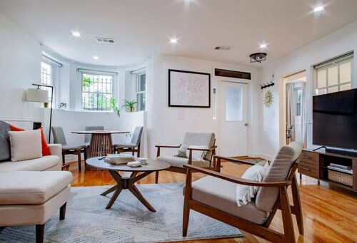 ⚜ Fancy 1-BR in Central Location ⚜