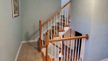 House, 5 Bedrooms | Interior