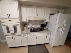 Casa, 5 habitaciones | Cocina privada | Frigorífico, horno, cafetera o tetera y tostadora