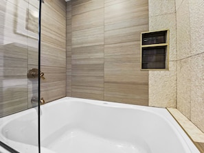 Casa, 3 habitaciones | Baño | Toallas y shampoo