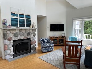 Televisión, chimenea