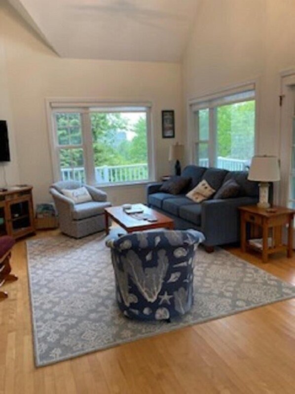 Televisión, chimenea