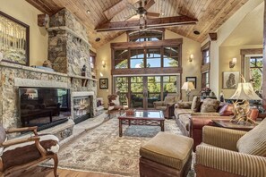 TV, fireplace - New Listing! Escape to this stunning private home in Breckenridge! (Breckenridge)