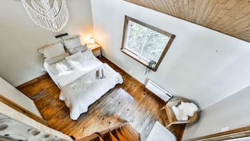 2 bedrooms, desk, free WiFi, bed sheets