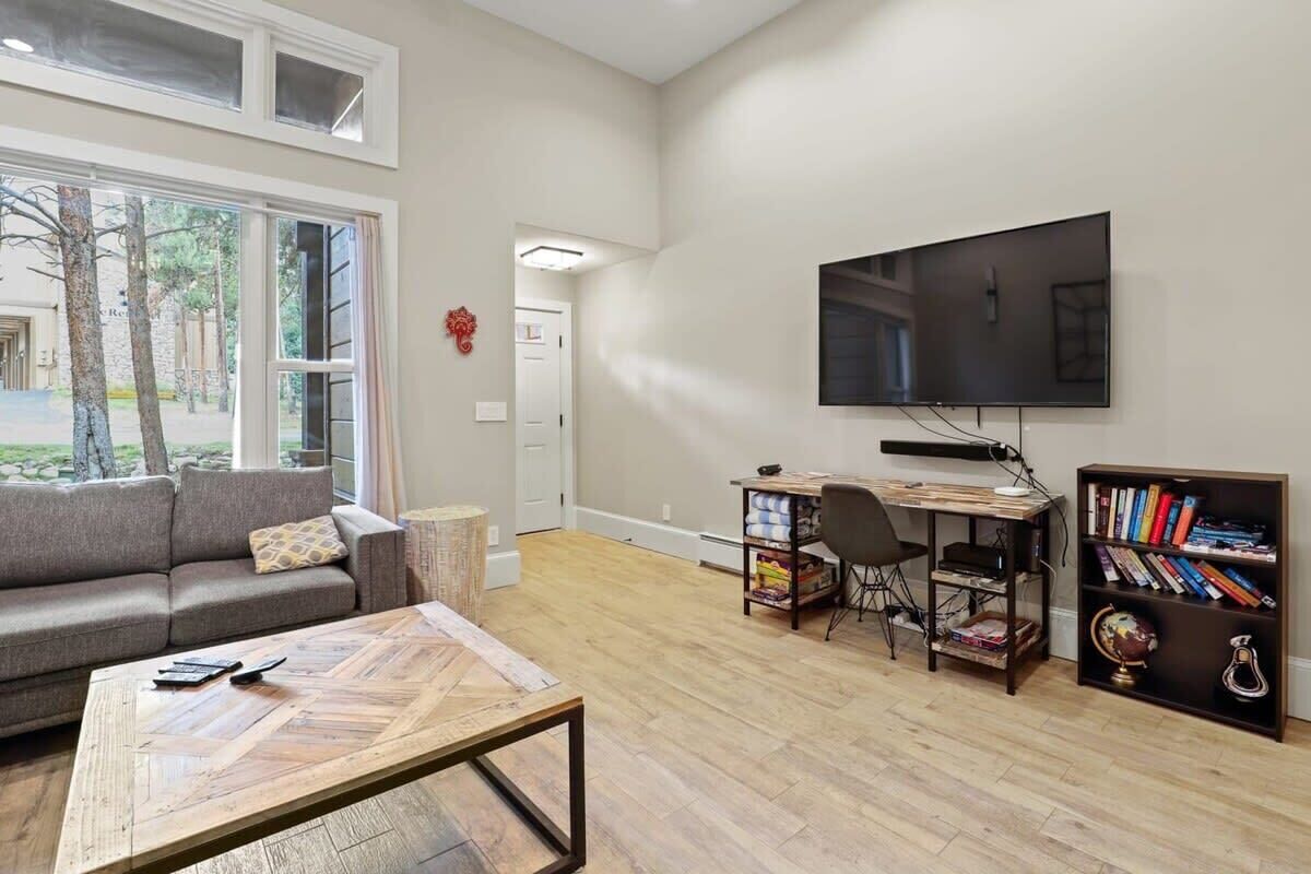 TV, fireplace, stereo, offices