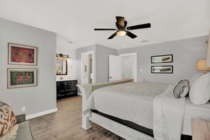 2 chambres, fer et planche à repasser, Wi-Fi gratuit, draps fournis