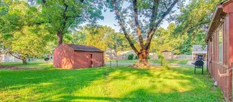 Bohemiam Charm Private Home w/ large yd + near Event ctr
