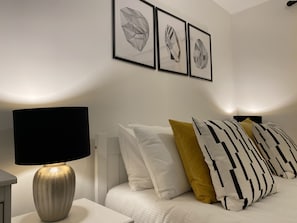 2 chambres, fer et planche à repasser, lit parapluie, Wi-Fi gratuit