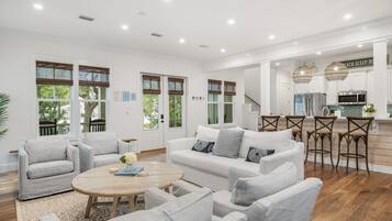 Smart-tv, tv-spel och ett bordtennisbord