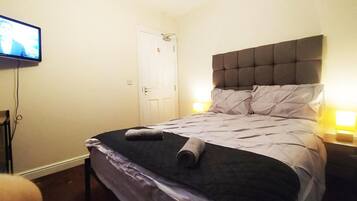 Laptop workspace, free WiFi