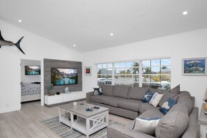 Smart TV - Key Largo Waterfront Paradise! 90 ft. dock, Bikes, Kayaks, and More! (Key Largo)