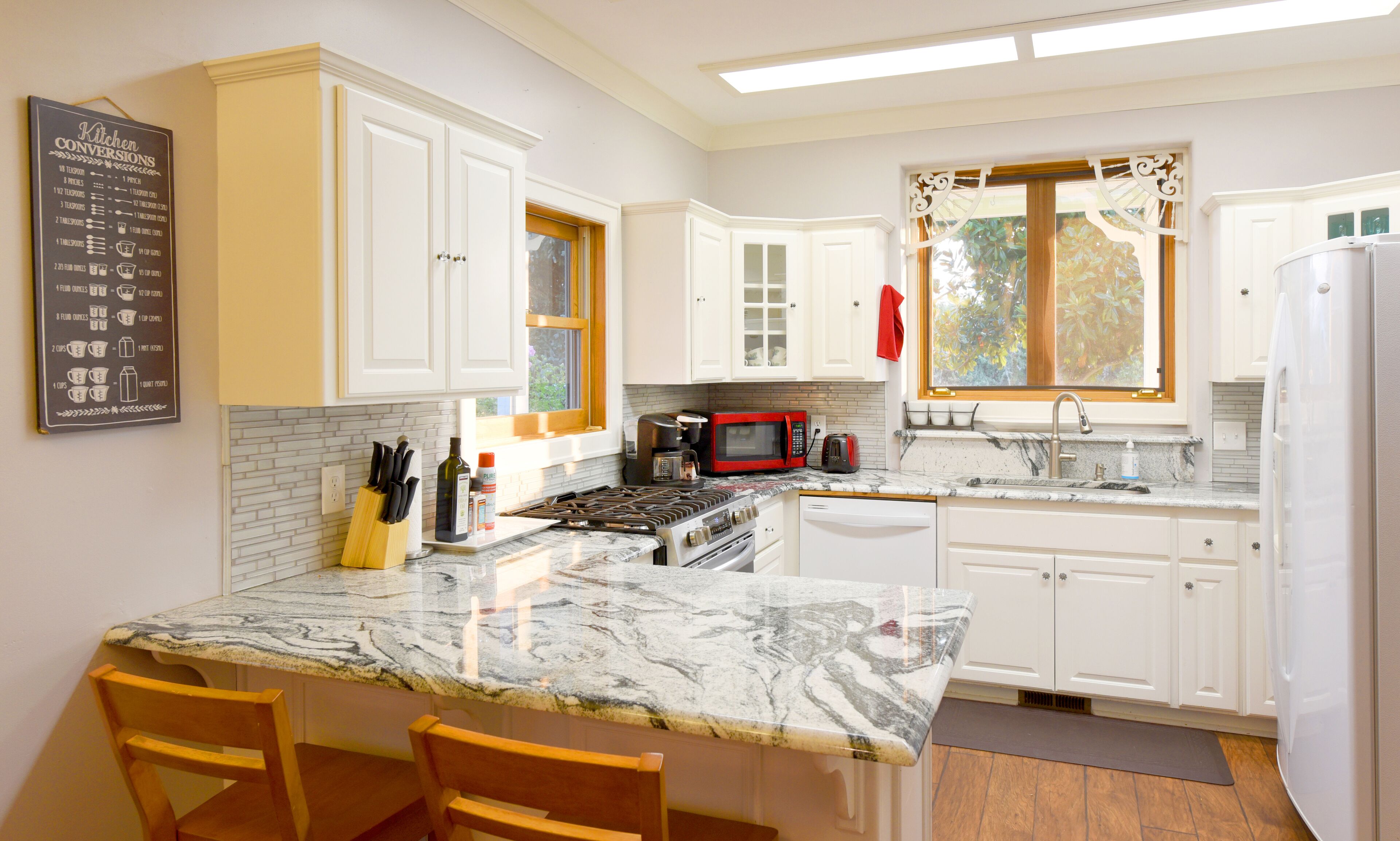 Frigorífic, microones, forn i placa de cuina 