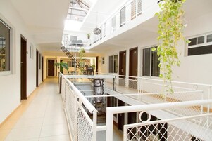 舒适三人房 | 免费 WiFi、床单