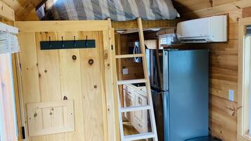 1 slaapkamer, een strijkplank/strijkijzer, wifi, beddengoed