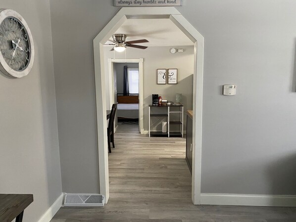 2 soverom, strykejern/-brett, wi-fi (inkludert) og sengetøy