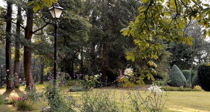 New - Luxury Spacious Apartment in Beautiful Grounds