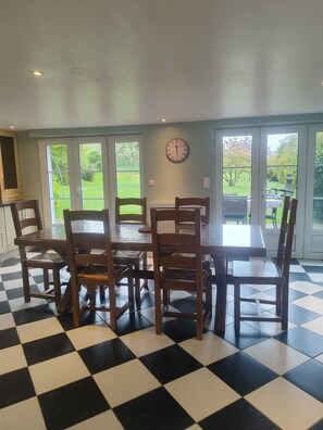Dining - Gîte la bocagere  (Autreppes)