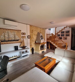 Télévision, chaîne hi-fi