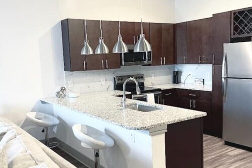 Luxury 2 bedroom Penthouse with Pool and Amenities