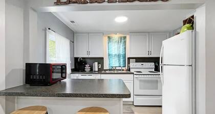 Pet Friendly Home by Lake Shawnee!
