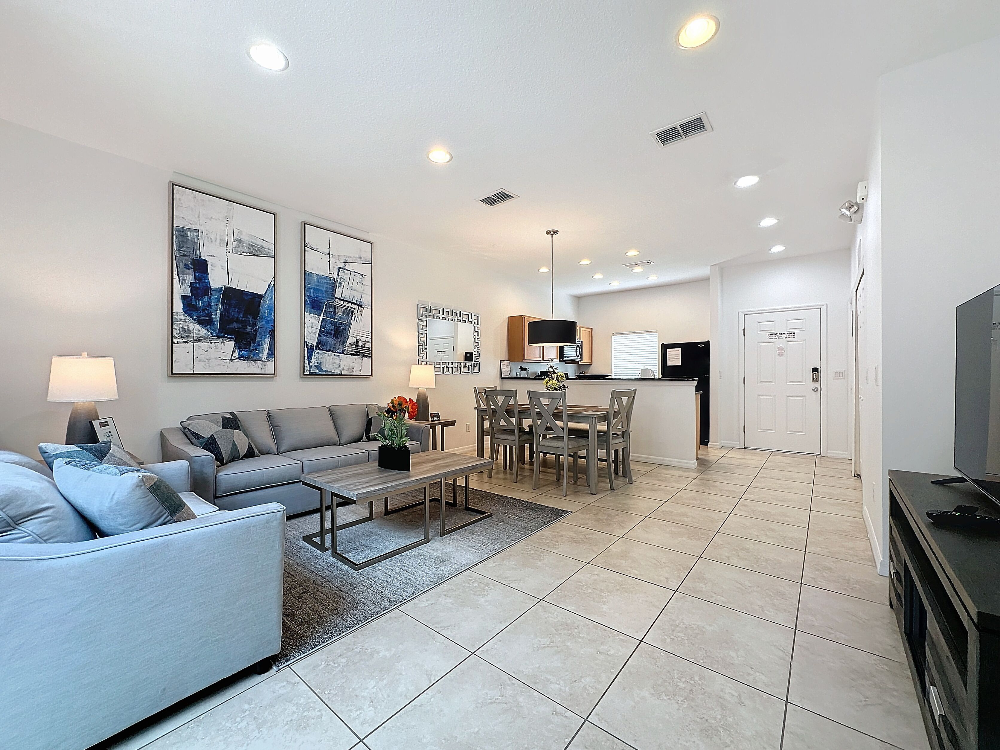 Amazing Townhouse close to Disney 2 Bed 2.5 Bath