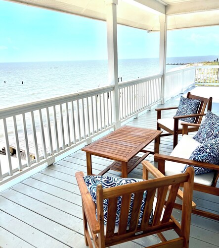 Ocean Springs Beach Front Property with Breathtaking Views of the Gulf!! 