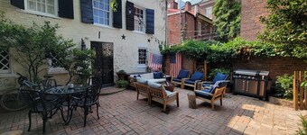 Washington Family Property, Upper Carriage House in Old Town on 107 S Lee Street