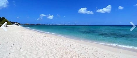 Beach nearby, sun loungers, beach towels