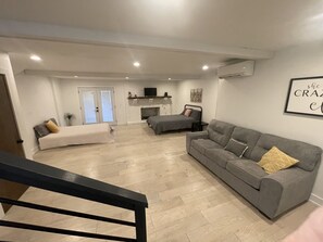 4 bedrooms, desk, iron/ironing board, free WiFi