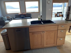 Interior - Ultimate Alaska wildlife experience. (Tenakee Springs)