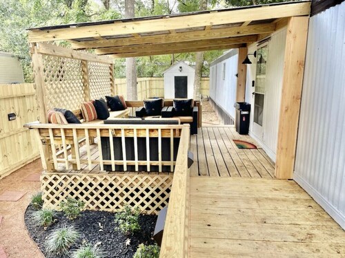 Lake Conroe 3BR Boat Ramp Access BBQ Sleeps 8