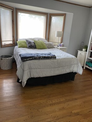 3 chambres, fer et planche à repasser, Wi-Fi gratuit, draps fournis